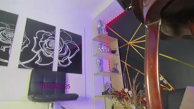 Bella-999 – webcam model profile photo Image 2