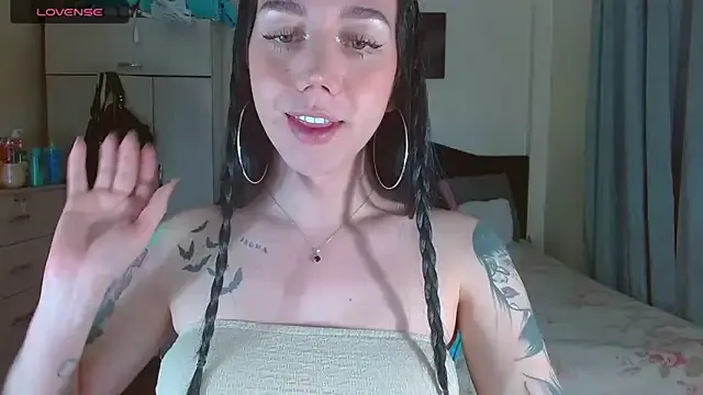 Zoebella67 – webcam model profile photo Image 6