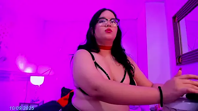 Heyjezelle – webcam model profile photo Image 13