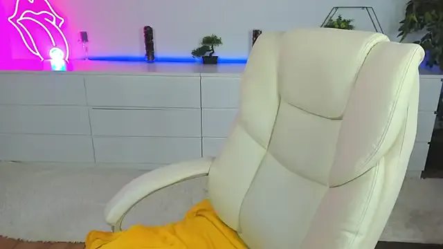 Rinamay_ – webcam model profile photo Image 8