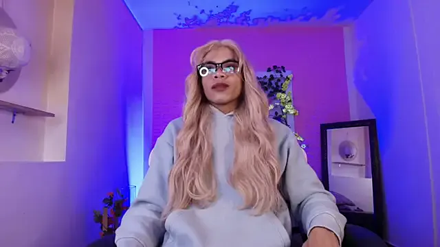 imlauritaa – webcam model profile photo Image 19