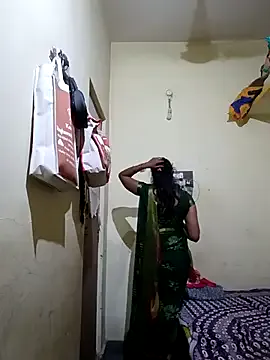 AliceeCarther – webcam model profile photo Image 11