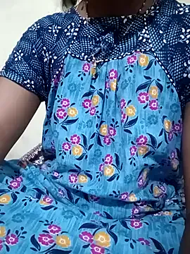 AliceeCarther – webcam model profile photo Image 12