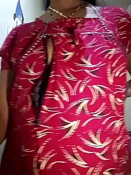 AliceeCarther – webcam model profile photo Image 4