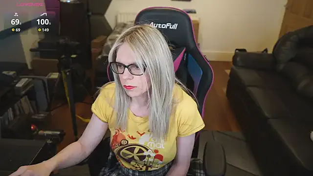 JoiDivision – webcam model profile photo Image 9