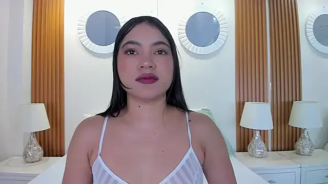 LiaRussel – webcam model profile photo Image 6