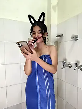 ChubbyQueeen – webcam model profile photo Image 5