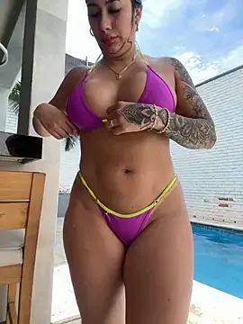 BustyRea – webcam model profile photo Image 16