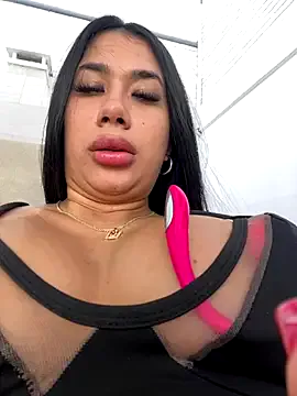 BustyRea – webcam model profile photo Image 19