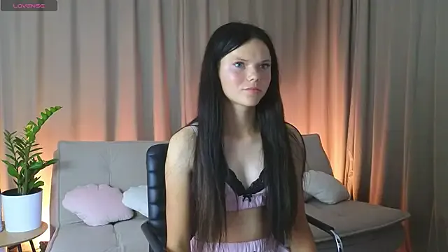 KikiBlis – webcam model profile photo