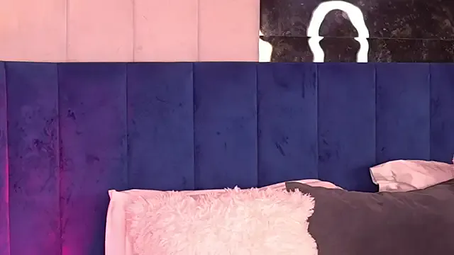 LiaRussel – webcam model profile photo Image 18