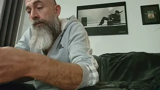 LiaRussel – webcam model profile photo Image 12