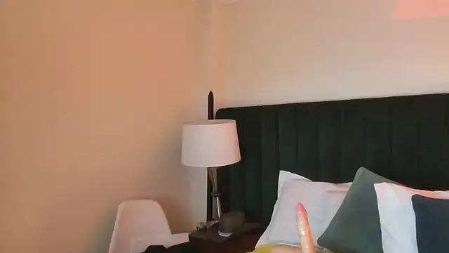 NinaParkerr – webcam model profile photo Image 11