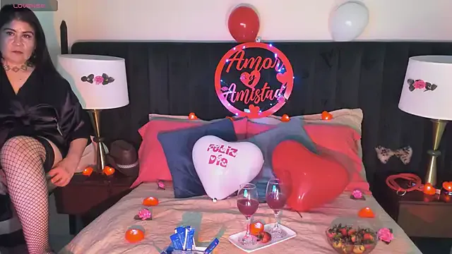 NinaParkerr – webcam model profile photo Image 16