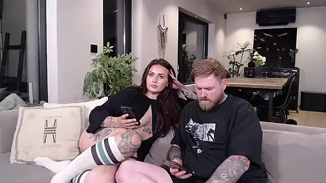 LisaPearly – webcam model profile photo Image 3