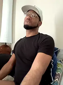 Emilia0606 – webcam model profile photo Image 5