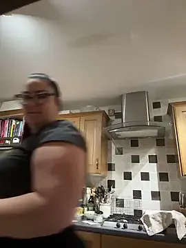 ItsVi – webcam model profile photo Image 10