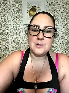 ItsVi – webcam model profile photo Image 9