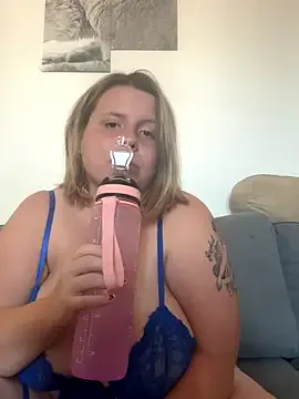 valentinavega18x – webcam model profile photo Image 6