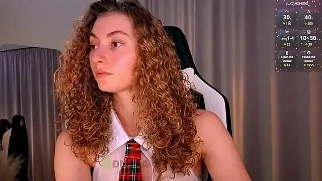 UrielRay – webcam model profile photo Image 8