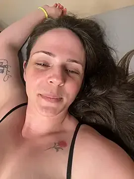 sexmittennjoytoy – webcam model profile photo Image 7