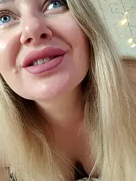 AlenaKeys – webcam model profile photo Image 2