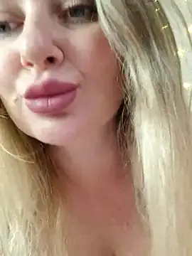 AlenaKeys – webcam model profile photo Image 6