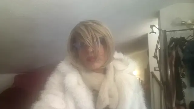 MISS__PRIYA – webcam model profile photo Image 3