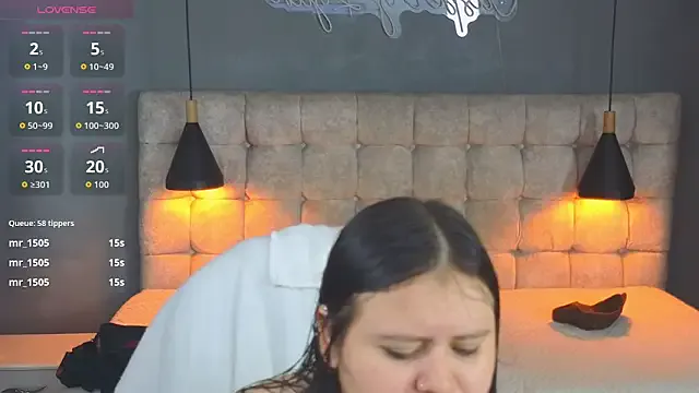 HornyGirlH – webcam model profile photo Image 12