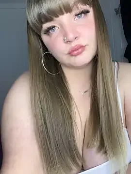 RoxxySugar – webcam model profile photo Image 14