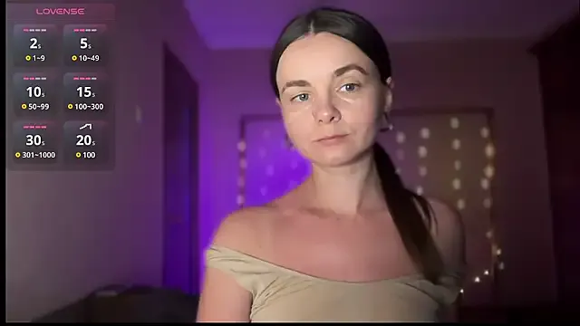 MatureBustyMilf – webcam model profile photo Image 3