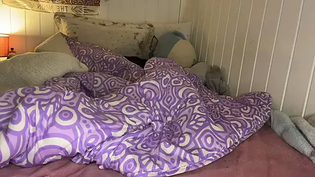 ElianJulian – webcam model profile photo Image 9