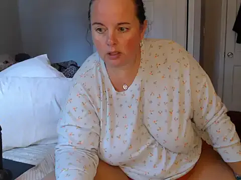 LisaPearly – webcam model profile photo Image 12