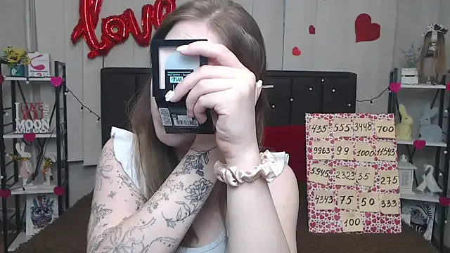 Alina_Vibe_Me – webcam model profile photo Image 2