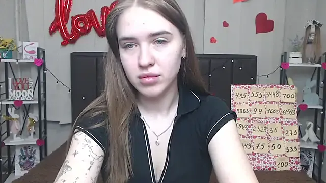 Alina_Vibe_Me – webcam model profile photo Image 4