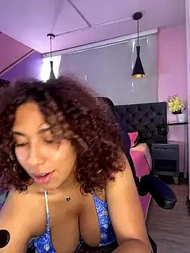 SallyLynn18 – webcam model profile photo Image 13