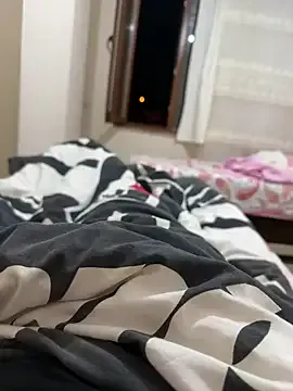 HeavenxWild – webcam model profile photo Image 6