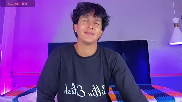 camille-w – webcam model profile photo Image 10