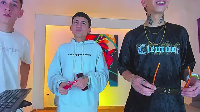 Letsme_see_gay_porn Image 6