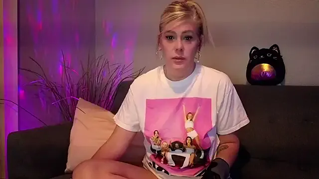 LiaRussel – webcam model profile photo Image 18