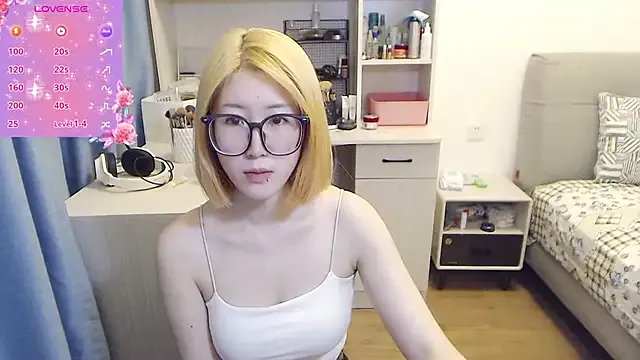 ArinaBelly – webcam model profile photo Image 3