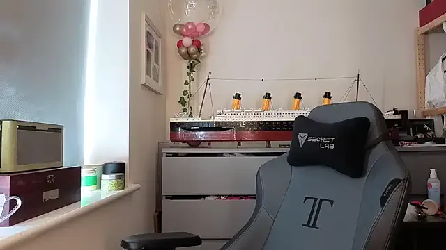 CintiaHolms – webcam model profile photo Image 2