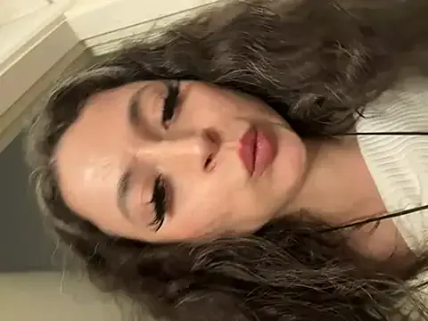 Lina_twin Image 4
