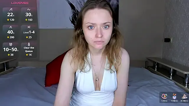 LuccyMilky – webcam model profile photo Image 5