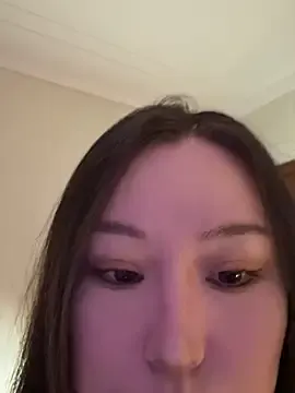 hesttia – webcam model profile photo Image 14