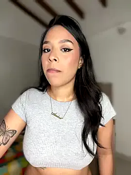 LuxeLou – webcam model profile photo Image 13