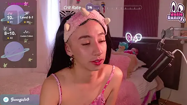 noahsthone – webcam model profile photo Image 5