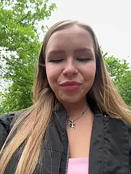 Liza_risky Image 12