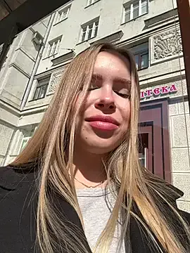 Liza_risky Image 3