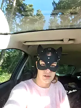 Noya – webcam model profile photo Image 6